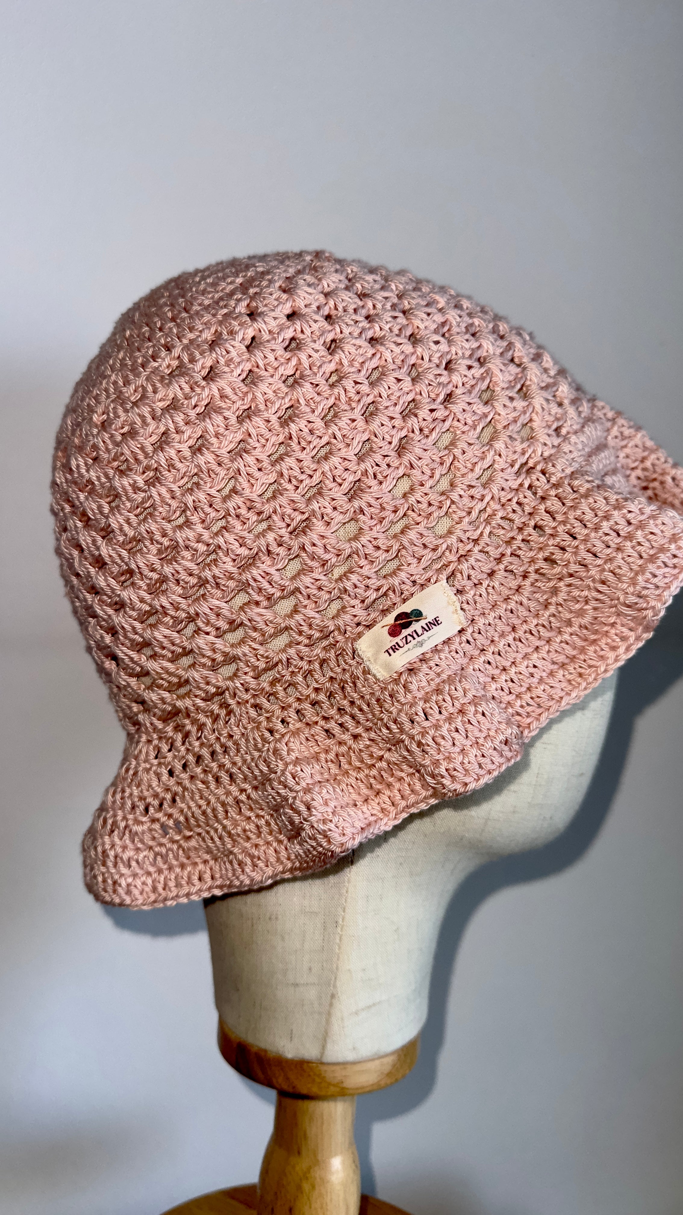 Chapeau Bob en Crochet Fait Main – Rose Poudré Chic
