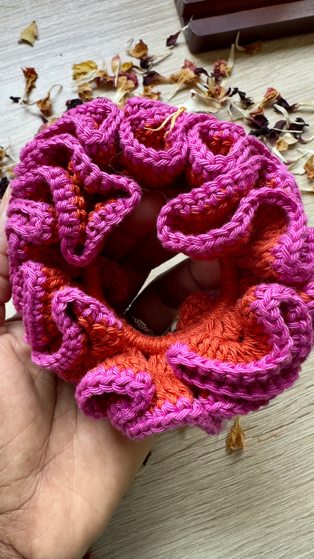 Chouchou en Crochet Fait Main – Coloris Sunset
