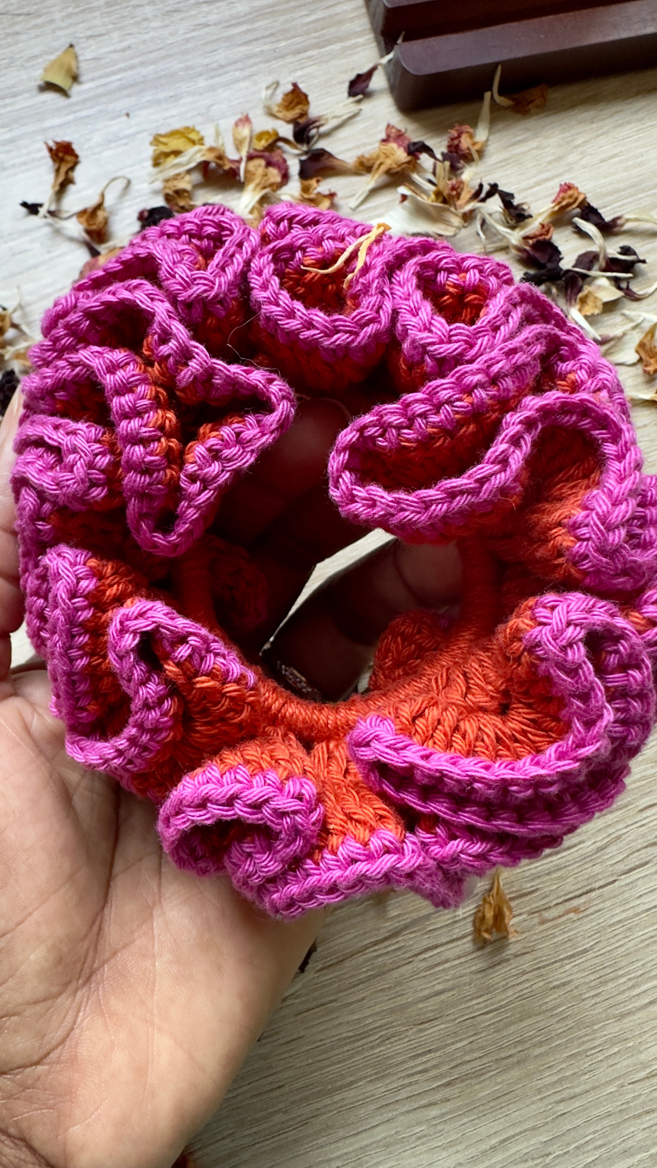 Chouchou en Crochet Fait Main – Coloris Sunset