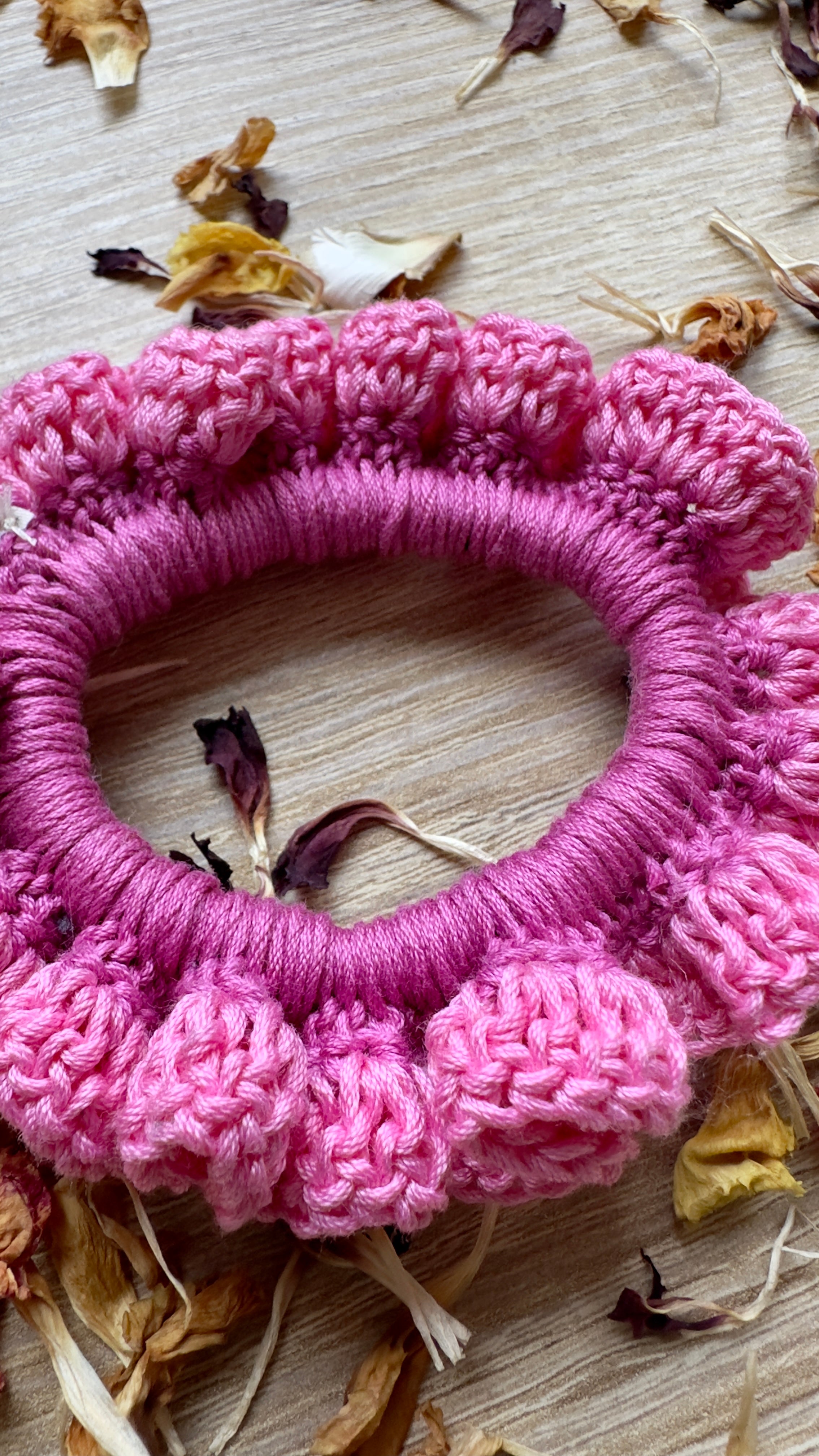 Chouchou Romantique à Bulles en Crochet – Rose Poudré